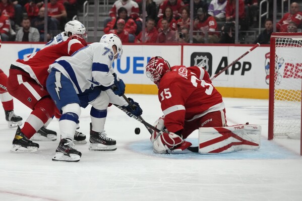 Alex DeBrincat scores 2 goals as Detroit Red Wings top Tampa Bay